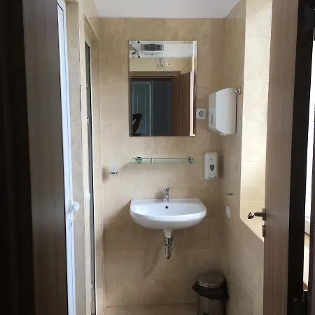 Hotel By The River Oryakhovo