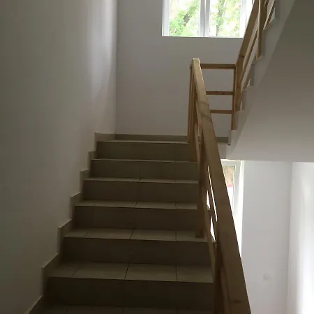 By The River Hotel Oryakhovo